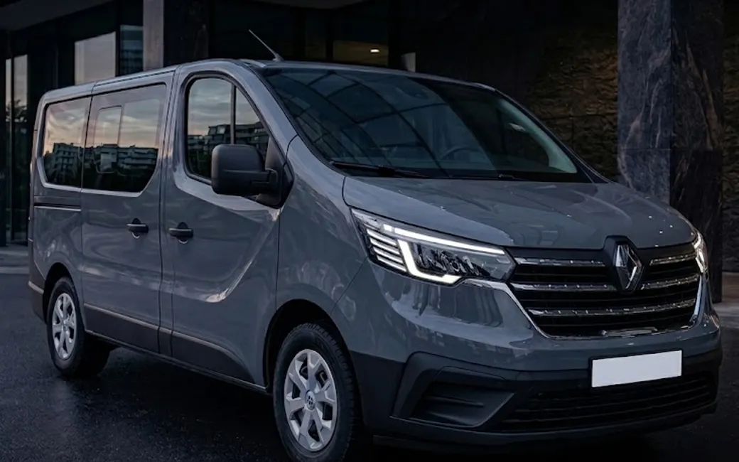 Renault Trafic mikroautobusas su vairuotoju
