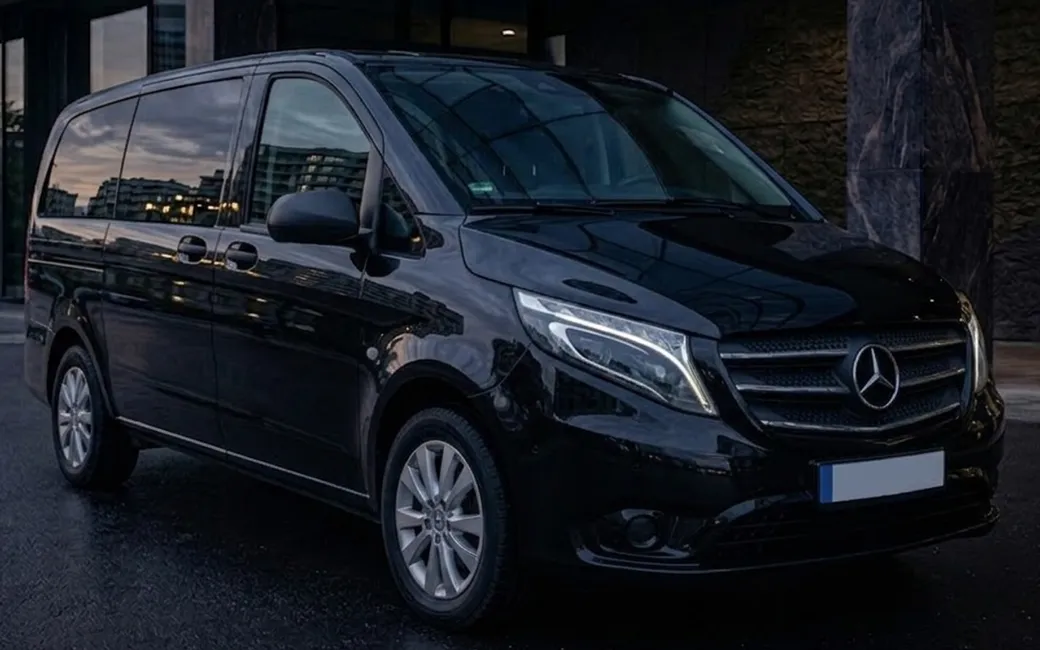 Mercedes-Benz Vito mikroautobusas su vairuotoju